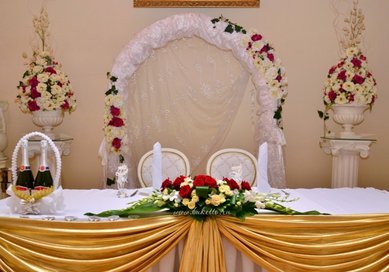 Цветочная композиция Б2453 - Флористическая мастерская Букетто