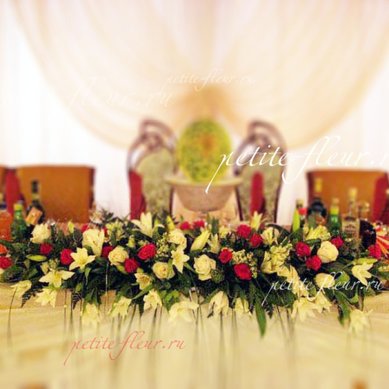 Цветочная композиция P3921 - Флористическая мастерская Petite Fleur