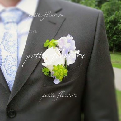 Бутоньерка P3925 - Флористическая мастерская Petite Fleur