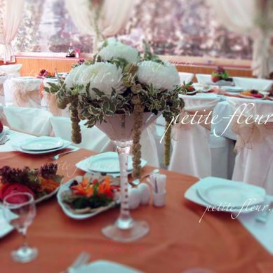 Цветочная композиция P3930 - Флористическая мастерская Petite Fleur