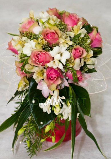 Букет Ф4357 - Цветочный оптово-розничный центр ФлораМаркт