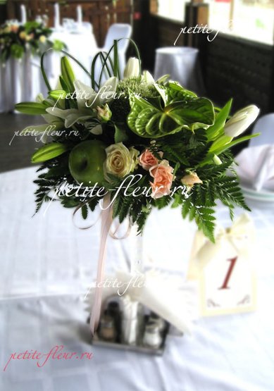 Цветочная композиция P7506 - Флористическая мастерская Petite Fleur