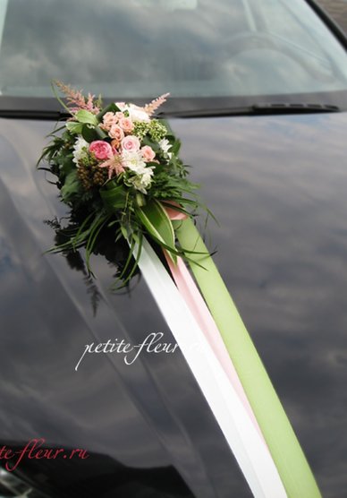 Цветочная композиция P7554 - Флористическая мастерская Petite Fleur