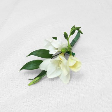 Бутоньерка С8836 - Профессиональная флористика по доступным ценам Страна цветов