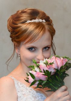 «Прическа с диадемой»