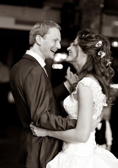 «Прическа с живыми цветами»