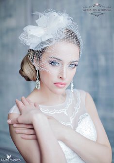 «Свадебная прическа с украшением»