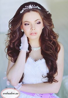 «Свадебная прическа с диадемой»