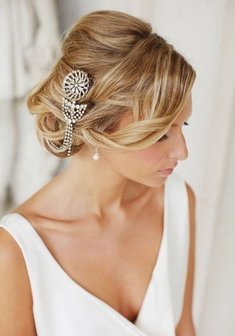 «Элегантная с украшением сбоку»