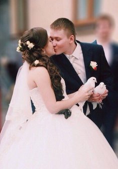 «Прическа с накладными прядями»