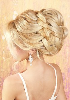 «Собранная объемная с плетением»