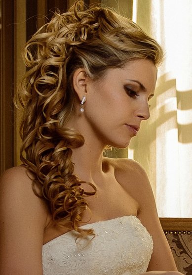 Прическа на свадьбу Счастливейший день (С15250) - Стилист-визажист Виктория Корсакова...