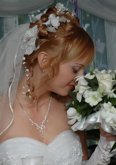 Прическа на свадьбу цветок любви (С11398) - Стилист-визажист Валентина
