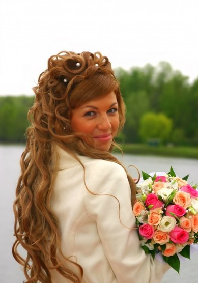 Прическа на свадьбу невеста Лариса 2011 год (С12048) - стилист-визажист Мила Кузьмина