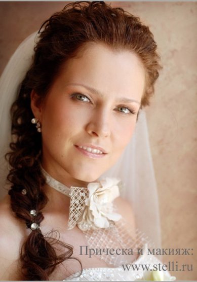 Свадебная прическа Естественность плетения (С14037) - Свадебный стилист-визажист Людмила Кубышкина...