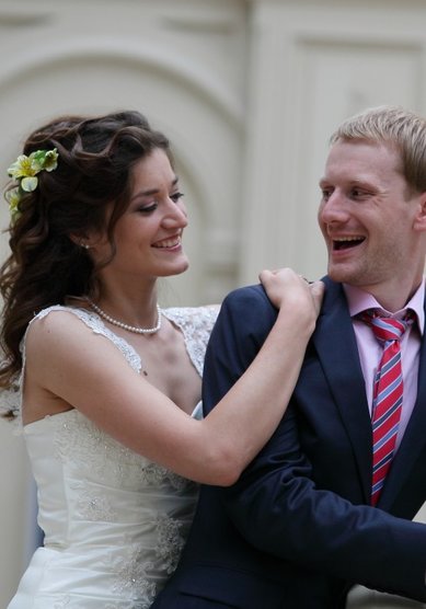 Прическа на свадьбу Прическа с живыми цветами (С14578) - Стилист Анастасия Полякова