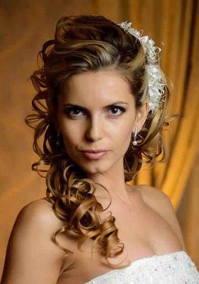 Свадебная прическа Кокетка (С15249) - Стилист-визажист Виктория Корсакова