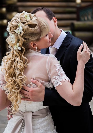 Прическа на свадьбу С15900 - Стилист Юлия Кузьмина