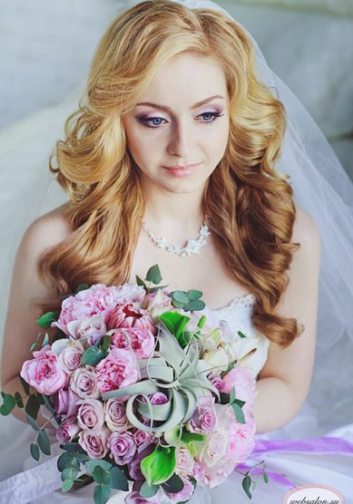 Прическа на свадьбу Локоны (W15950) - Агентство стилистов Websalon Wedding