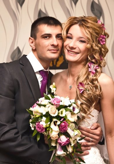 Свадебная прическа С прядями (В16051) - Студия свадебного стиля Веста