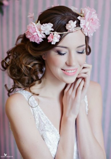 Свадебная прическа B16133 - Стилист-визажист Beauty catering Peggy Sue