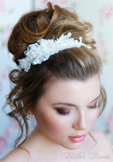 Прическа на свадьбу С16276 - Стилист-визажист Студия свадебных стилистов Bridesroom