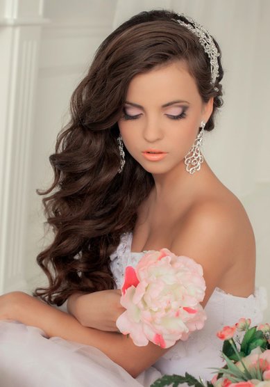 Свадебная прическа Принцесса с локонами (С17509) - Стилист-визажист Олеся Чорная