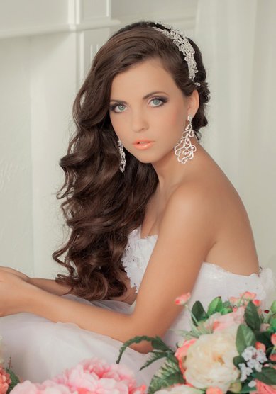 Свадебная прическа Принцесса с локонами (С17511) - Стилист-визажист Олеся Чорная
