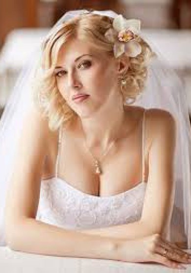 Прическа на свадьбу Романтический стиль (S17848) - Свадебная студия SilverSalon