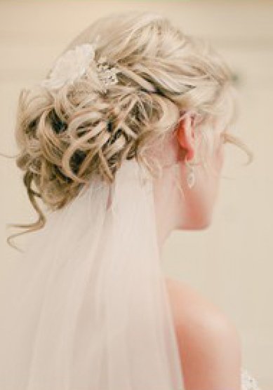 Свадебная прическа Классическая прическа под фату (S17849) - Свадебная студия SilverSalon