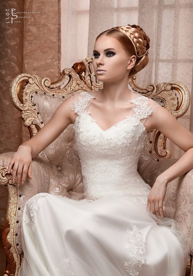 Прическа на свадьбу Императрица (V17948) - Стилист Елена Левицкая