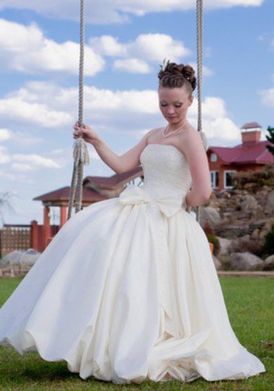 Прическа на свадьбу Прическа с пионом (П18194) - Стилист-визажист Елена Плетнер