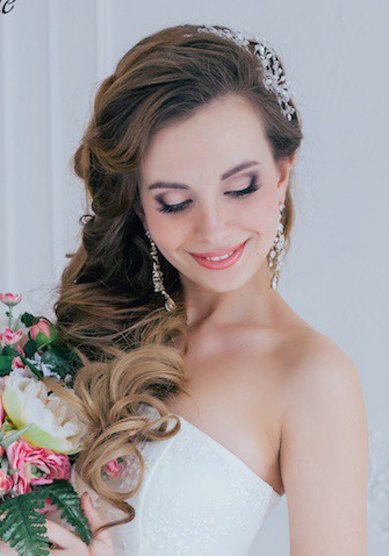 Свадебная прическа Локоны на плечо (С18235) - Стилист-визажист Олеся Чорная