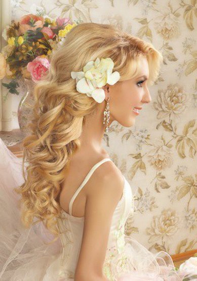 Свадебная прическа Локоны принцессы с цветком (С18243) - Стилист-визажист Олеся Чорная...
