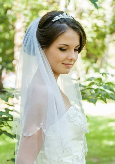 Свадебная прическа Собранная с диадемой, челкой, фатой (С18725) - Стилист-визажист Олеся Чорная...