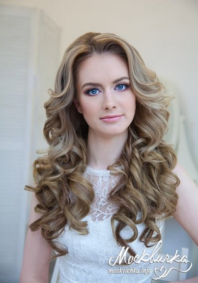 Прическа на свадьбу Крупные локоны (М18848) - Стилист-визажист Москвичка