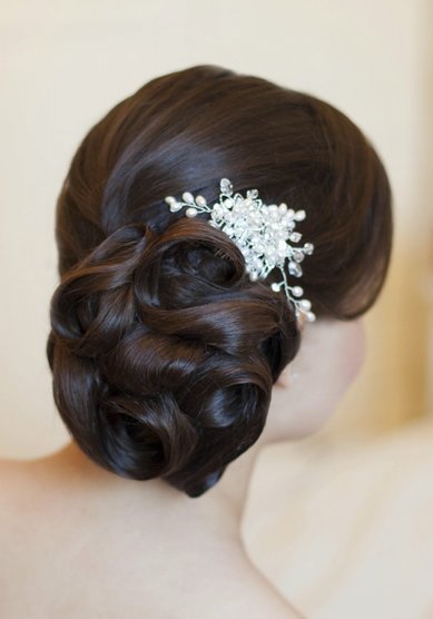 Свадебная прическа Асимметричный низкий пучок (М18877) - Стилист-визажист Москвичка