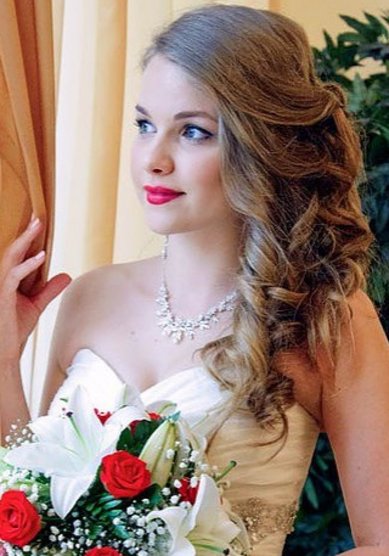 Прическа на свадьбу Локоны (W18932) - Агентство свадебных стилистов и визажистов Wedding Up...