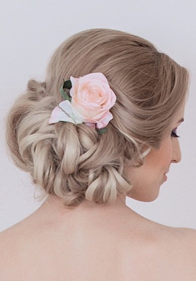 Свадебная прическа Нежная элегантность (B19373) - Стилист-визажист BridesDay