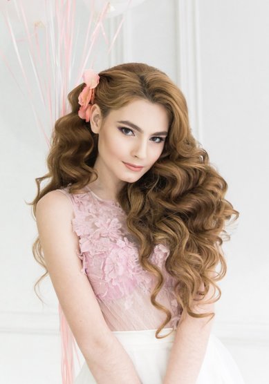 Прическа на свадьбу Голливудские волны (B19408) - Стилист-визажист BridesDay