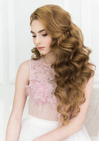 Свадебная прическа Голливудские волны (B19409) - Стилист-визажист BridesDay