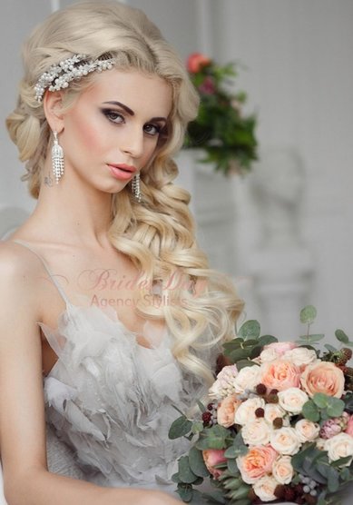 Свадебная прическа Принцесса Крита (B19441) - Стилист-визажист BridesDay