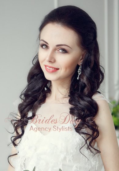 Прическа на свадьбу Милая Мальвина (B19444) - Стилист-визажист BridesDay