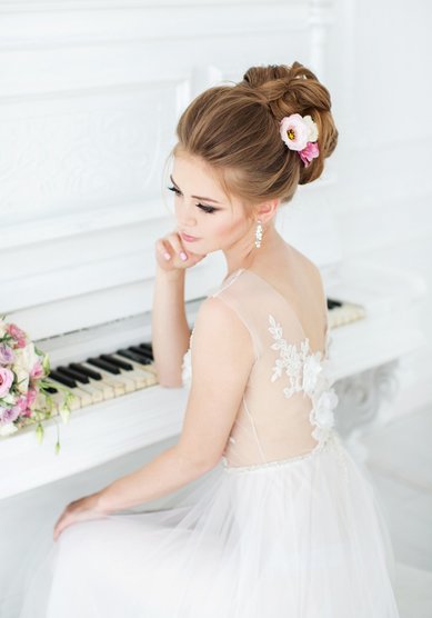 Свадебная прическа Собранный пучок (М19565) - Стилист-визажист Москвичка