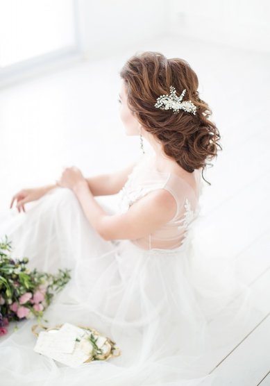 Свадебная прическа Небрежный пучок (М19569) - Стилист-визажист Москвичка