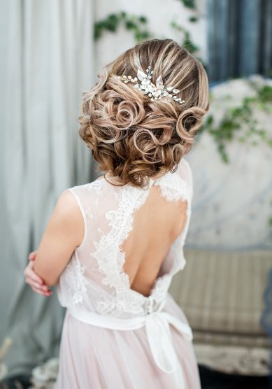 Свадебная прическа Низкий пучок (М19887) - Стилист-визажист Москвичка