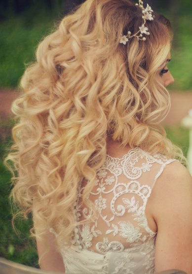 Свадебная прическа объемные локоны (Е19941) - Стилист-визажист Екатерина Косолапова