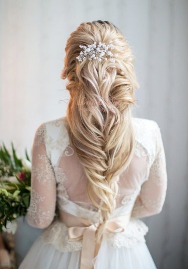 Свадебная прическа Греческая коса (B20733) - Стилист-визажист BridesDay
