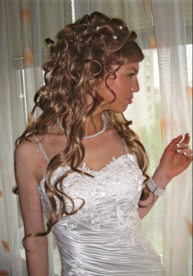 Прическа на свадьбу невеста Лариса 2011 год (С12046) - стилист-визажист Мила Кузьмина