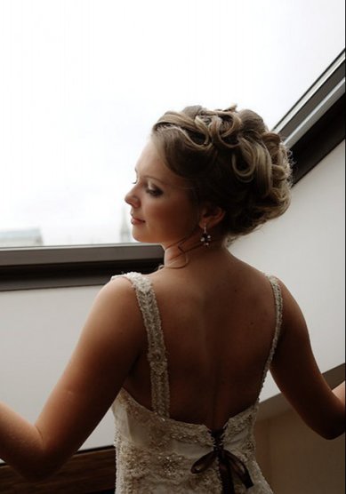 Прическа на свадьбу Джорджианна (V13110) - Стилист Елена Левицкая